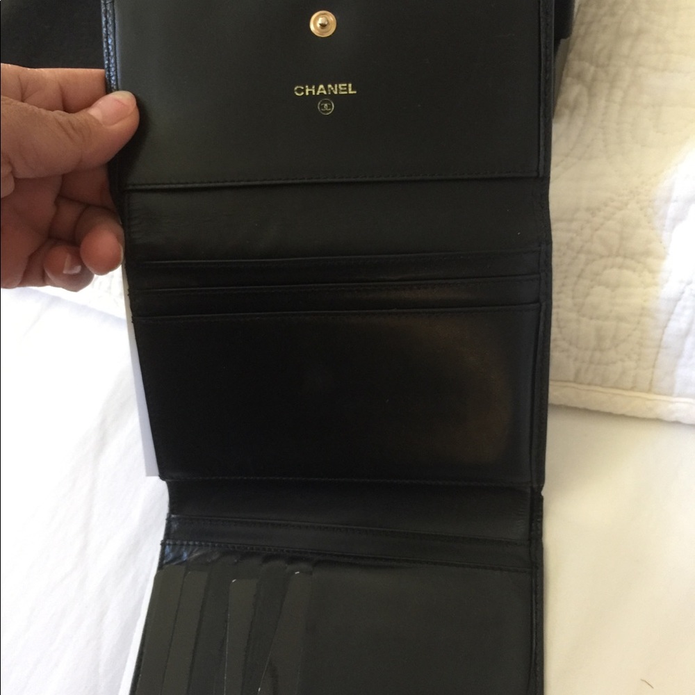 Authentic Chanel wallet - Picture 2 of 5